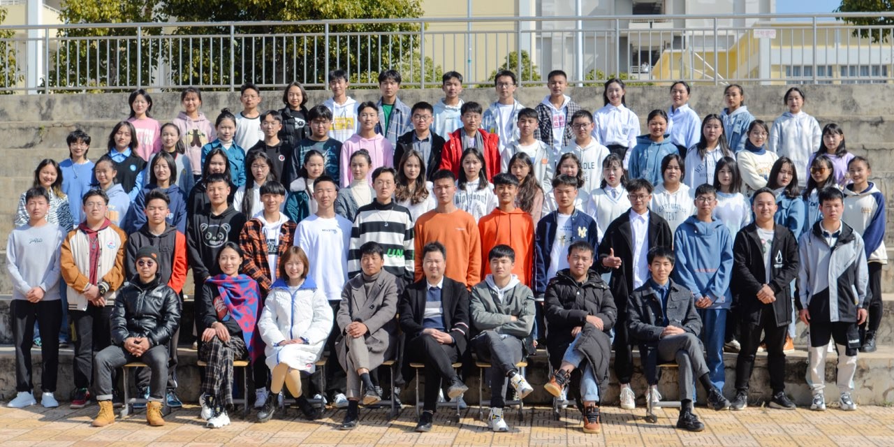 2021屆全日制校區(qū)合影